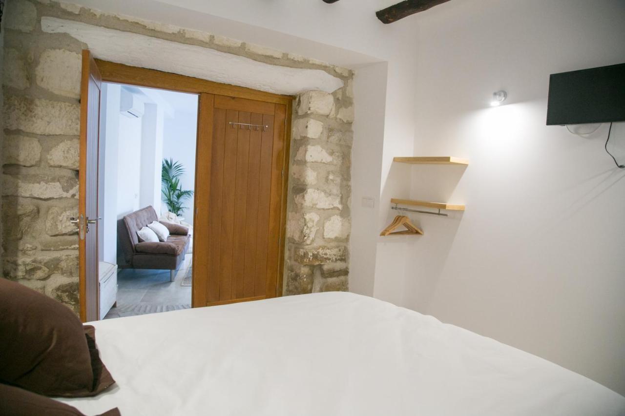 Apartamentos Turisticos La Casa Vieja Sabiote Eksteriør bilde